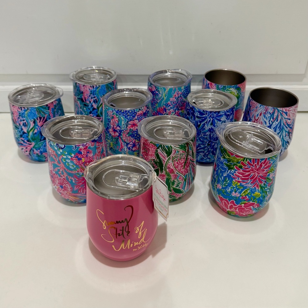 Lilly Pulitzer Comin’ In Hot 12 Oz Stemless Insulated Tumbler - Picture 9 of 10